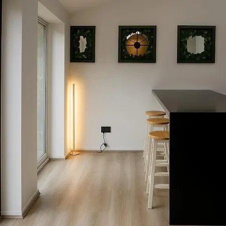 ゲストハウス En-suit In A Shared House 122 Marshfield ブリストル