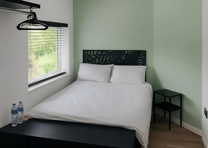 En-suit In A Shared House 122 Marshfield Гостьовий будинок